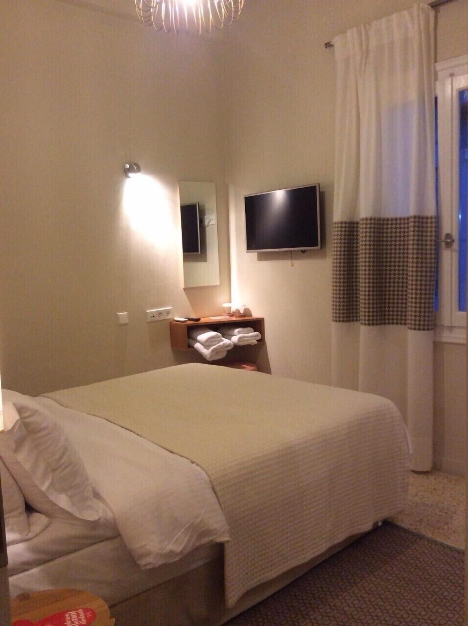 Athena Hotel 4*