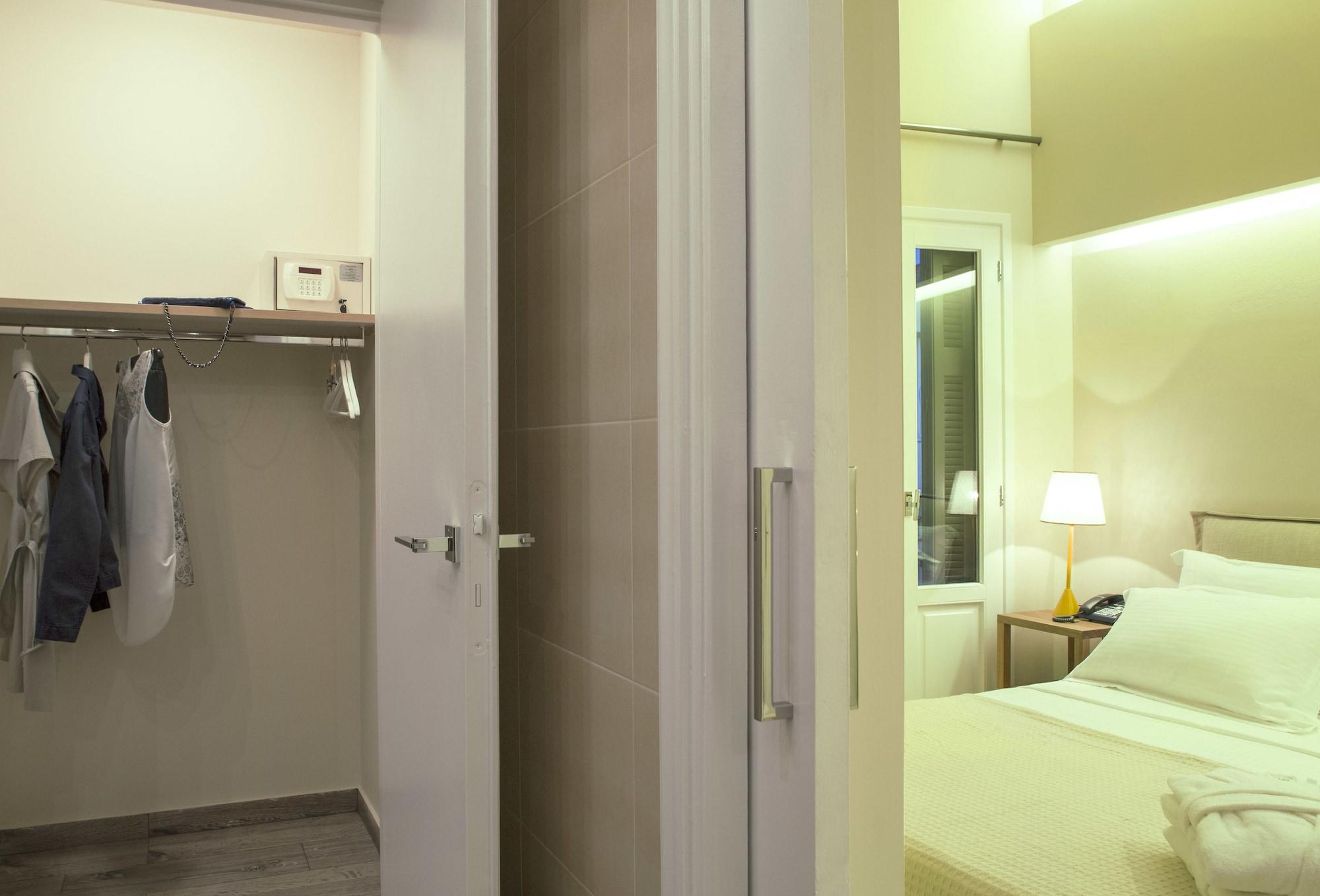 Hotel Athena 4*